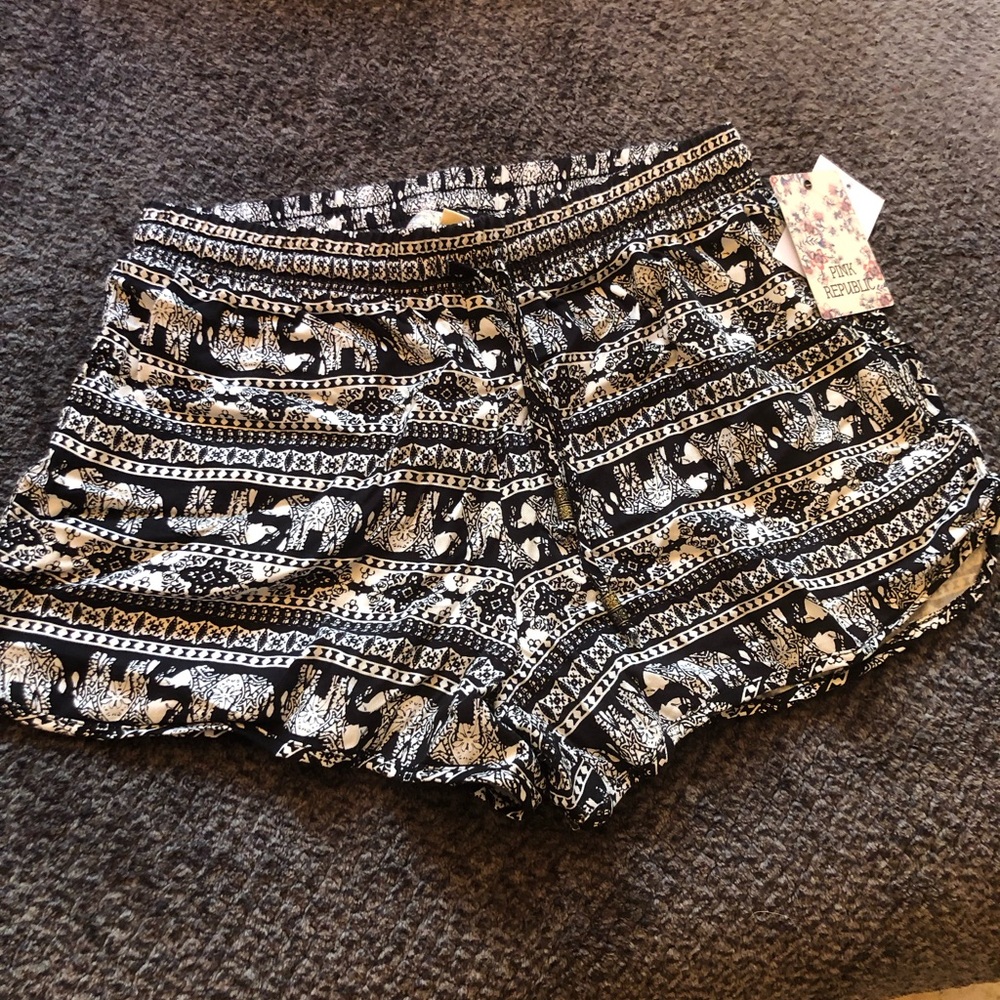 NWT Pink republic shorts small